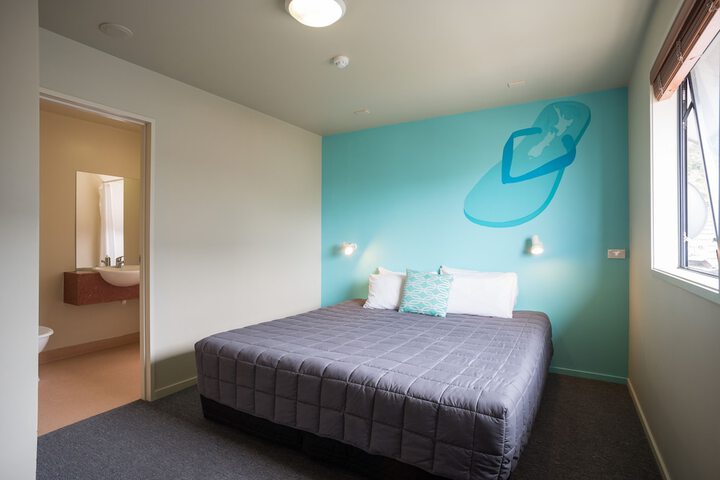 Room 4 of 55