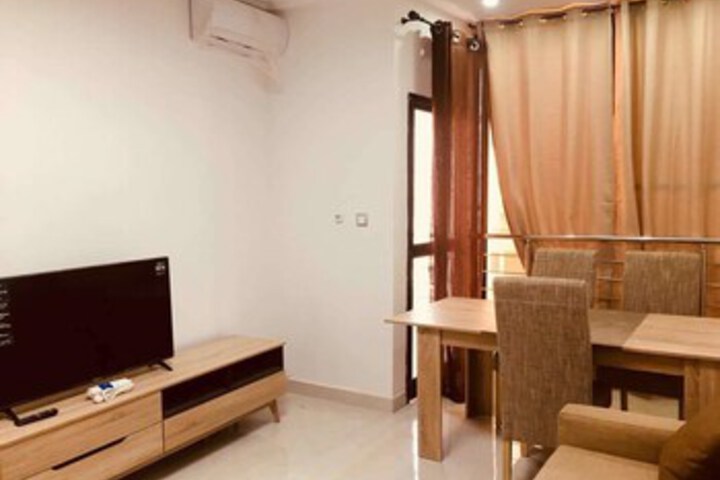 Room 5 of 10