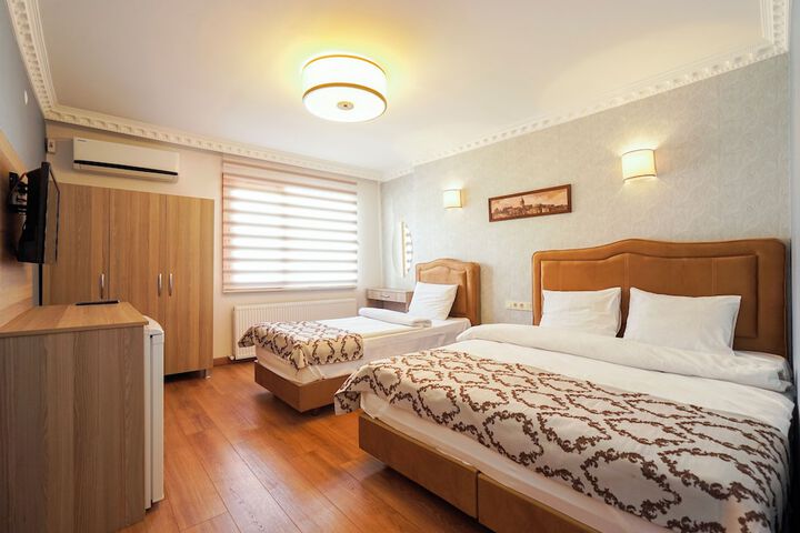 Room 2 of 25