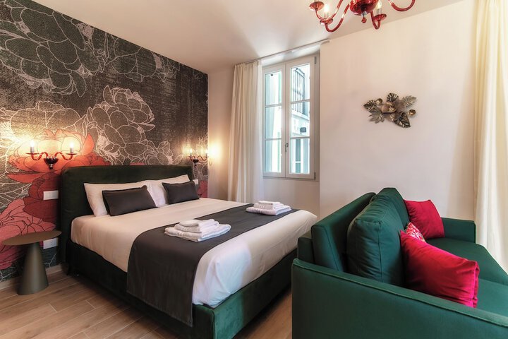 Room 27 of 193