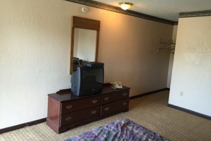 Room 7 of 15