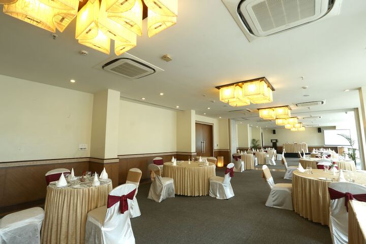 Ballroom/Hall 57 of 63