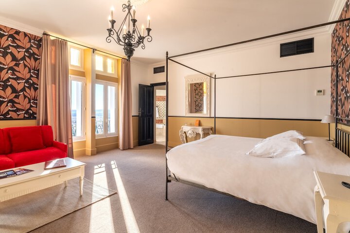 Room 17 of 47