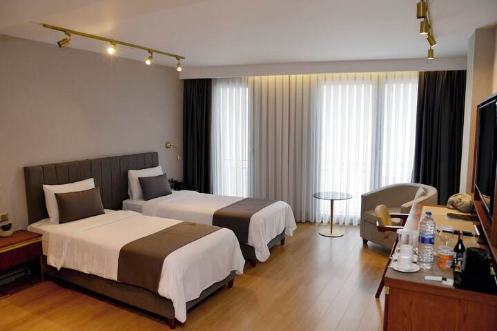 Room 3 of 129