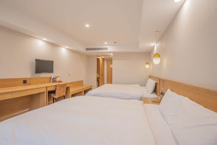 Room 21 of 39