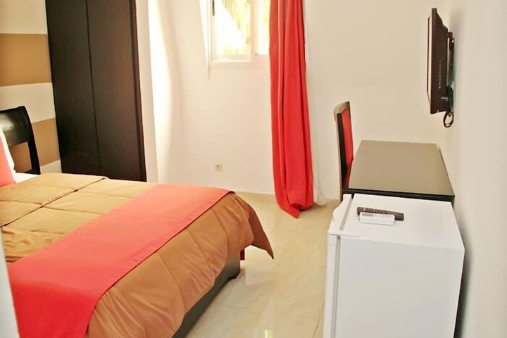 Room 10 of 17