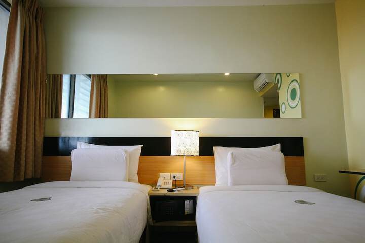 Room 5 of 31