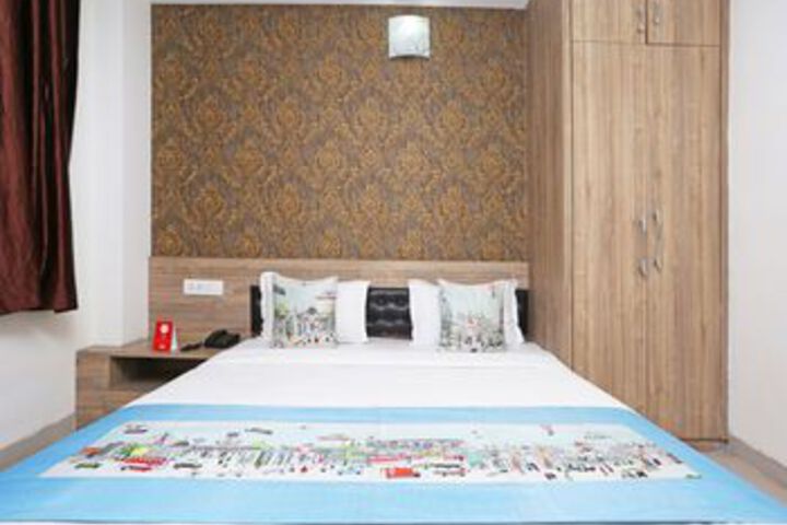 Room 17 of 25