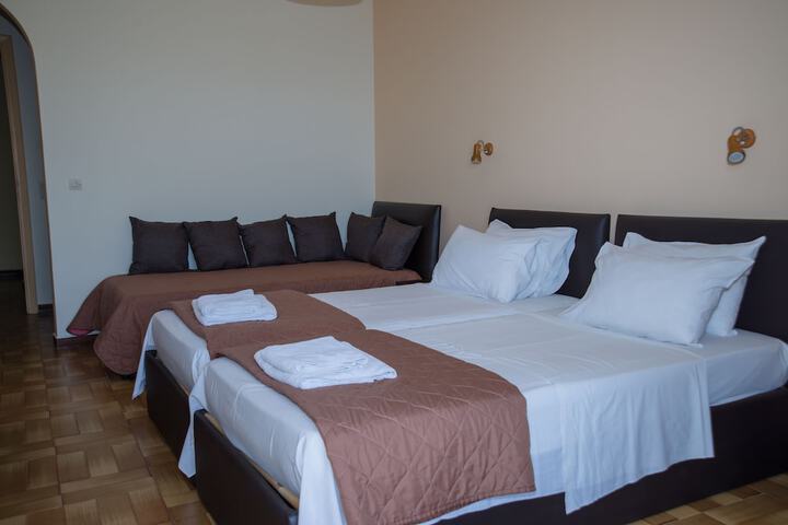 Room 15 of 41