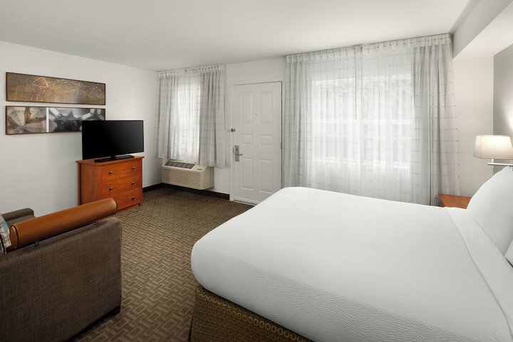 Room 11 of 23