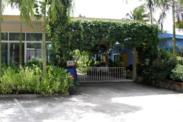 Photo 10