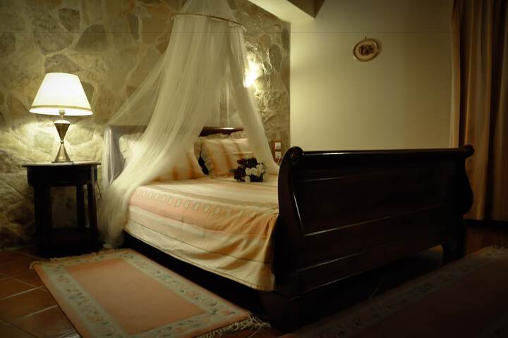 Room 11 of 38