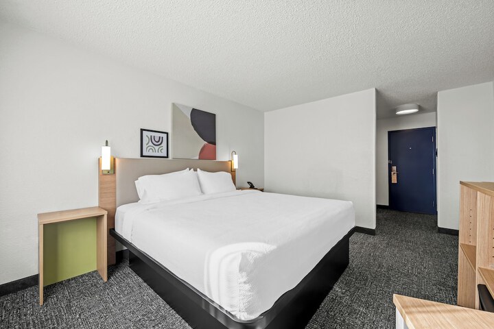 Room 12 of 50