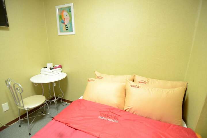 Room 28 of 53