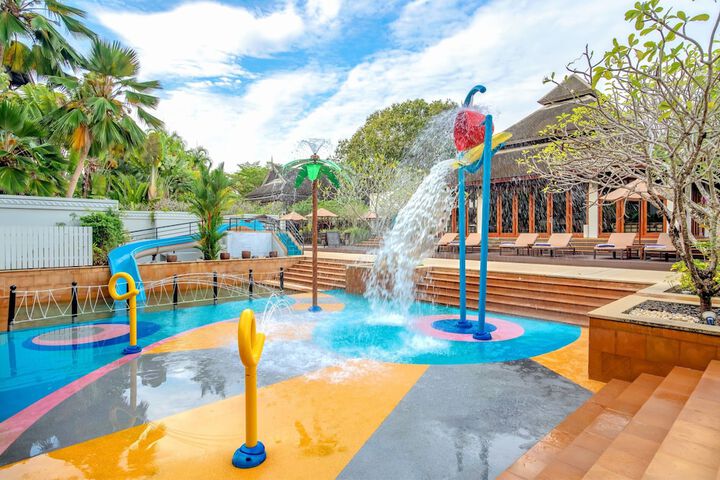 Pool Hotel