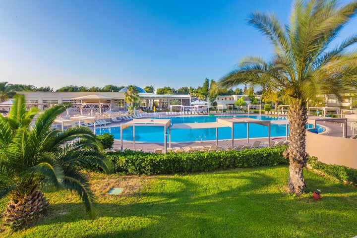 Pools & Facilities