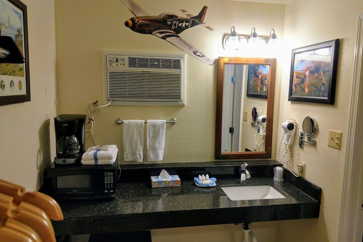 Bathroom sink