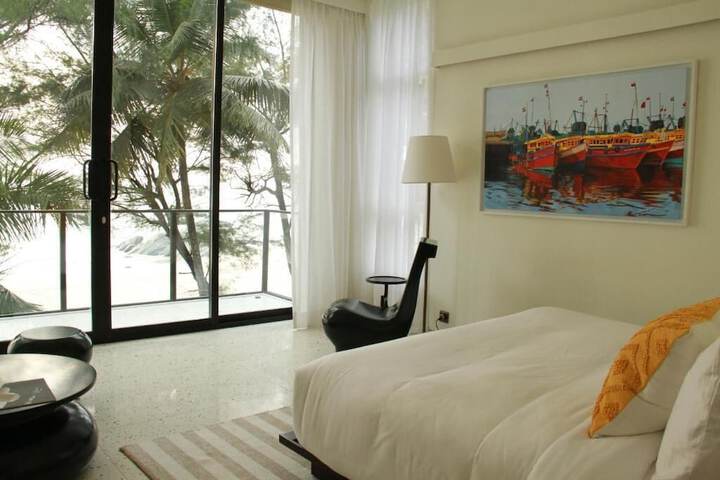 Room 10 of 49