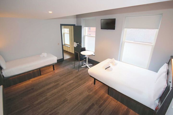 Room 7 of 72