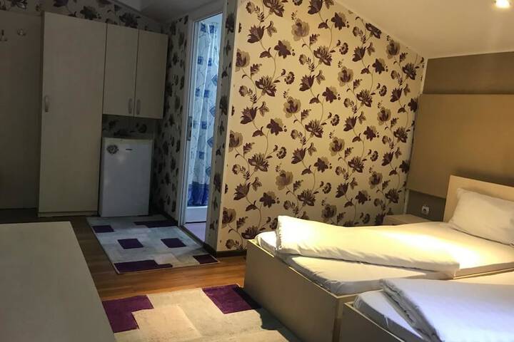 Room 22 of 65