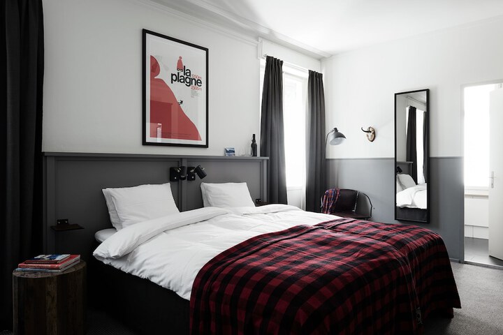 Room 13 of 54