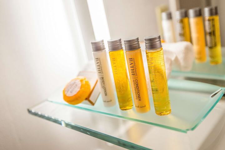 Bathroom amenities