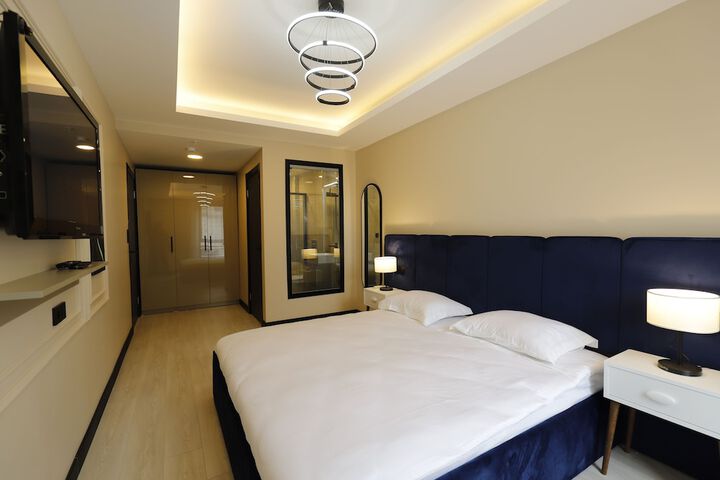 Room 8 of 67