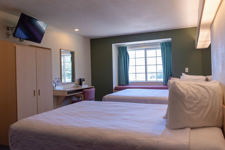 Room 8 of 43