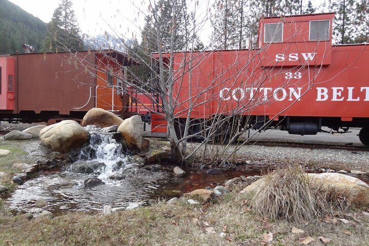 Jubilee Railroad Wilderness Lodge in Dunsmuir, CA