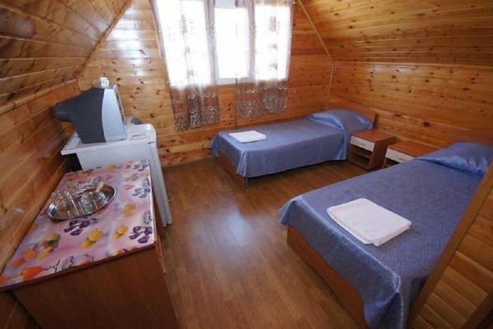 Room 13 of 23