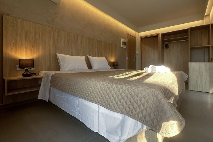 Room 9 of 28