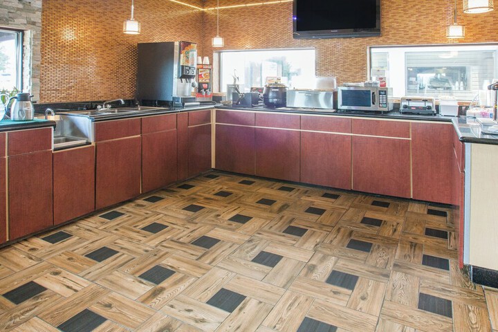 Breakfast/Coffee Service 28 of 30