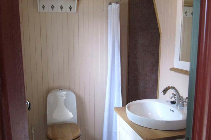 Room 7 of 28