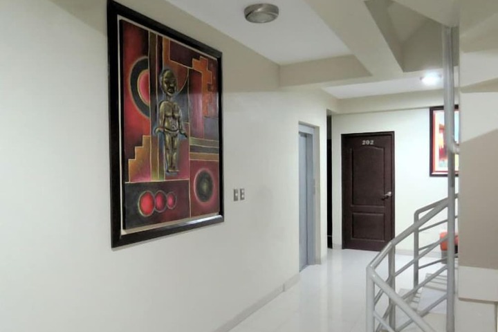 Ballroom/Hall 28 of 33