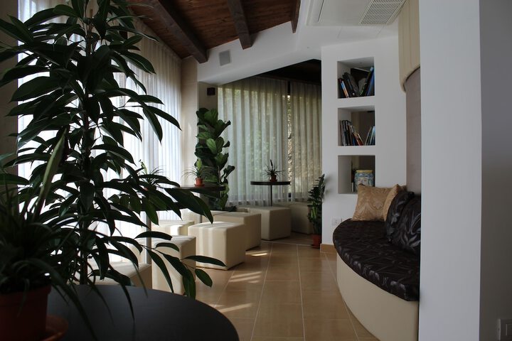 Guest Lobby