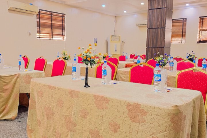 Ballroom/Hall 68 of 81