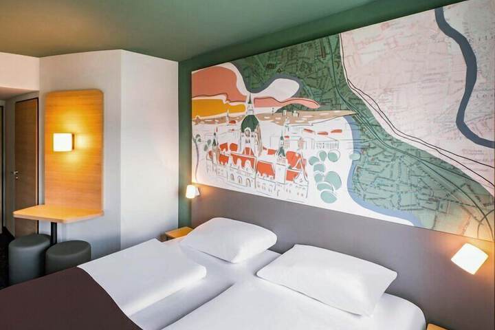 Room 5 of 28