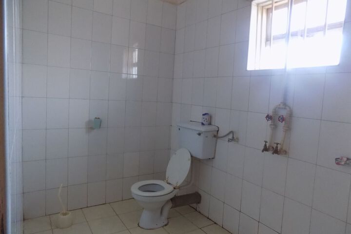 Room 9 of 30