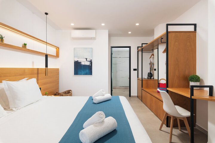 Room 8 of 72
