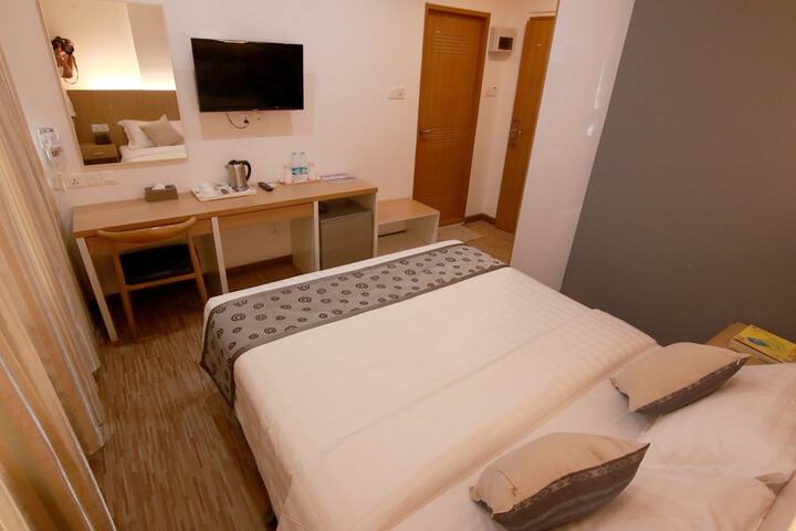 Room 10 of 60