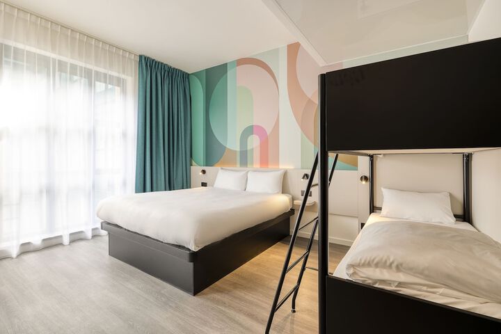 Room 21 of 65