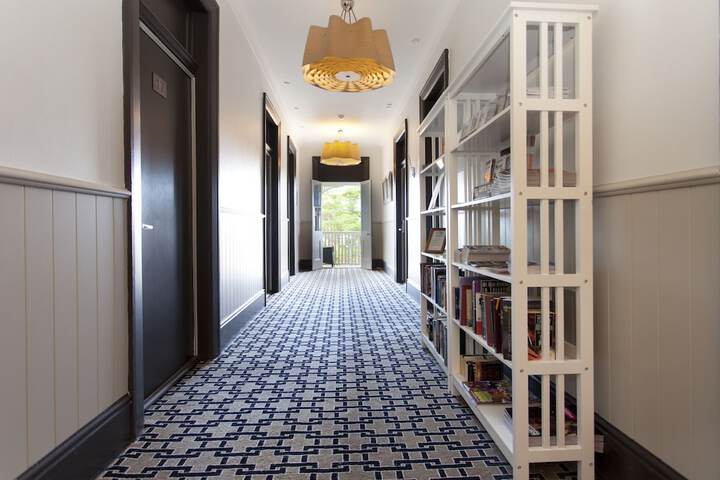 Ballroom/Hall 98 of 108