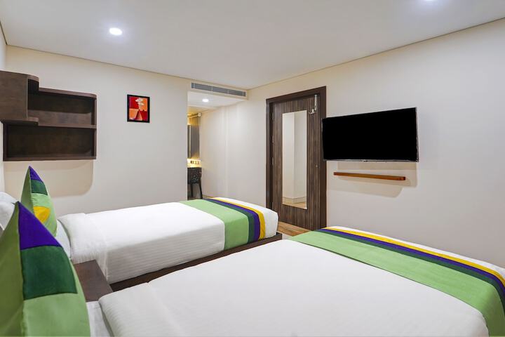 Room 7 of 38