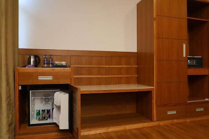Mini-refrigerator
