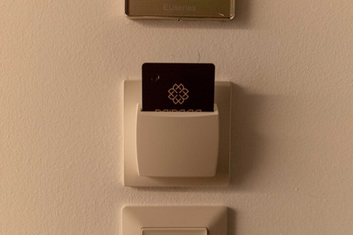 Room 14 of 38
