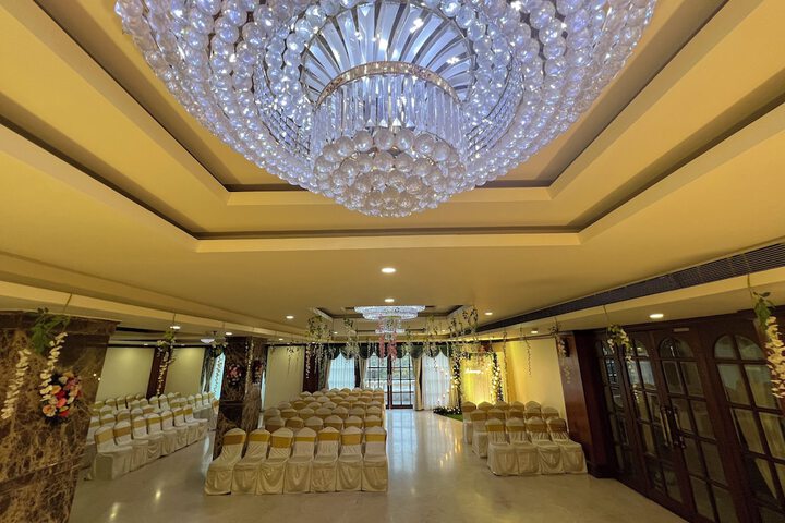Ballroom/Hall 151 of 164