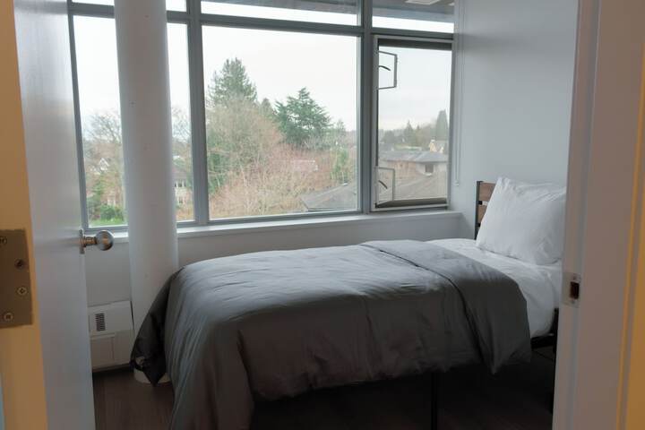 Room 2 of 80