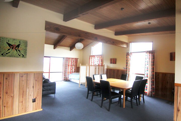 Room 12 of 25