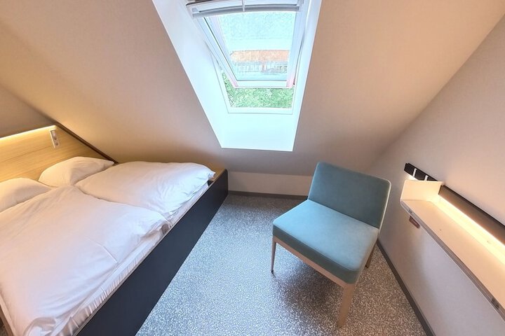 Room 65 of 93