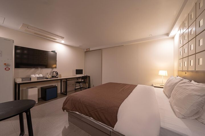 Room 42 of 64